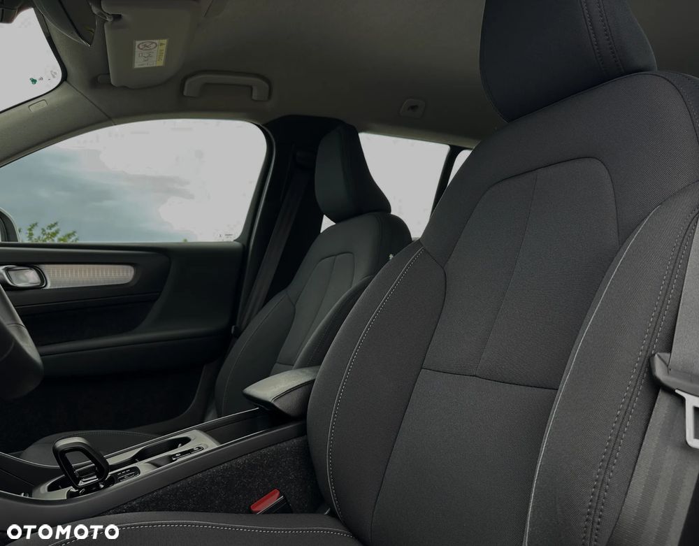Volvo XC 40 - 25