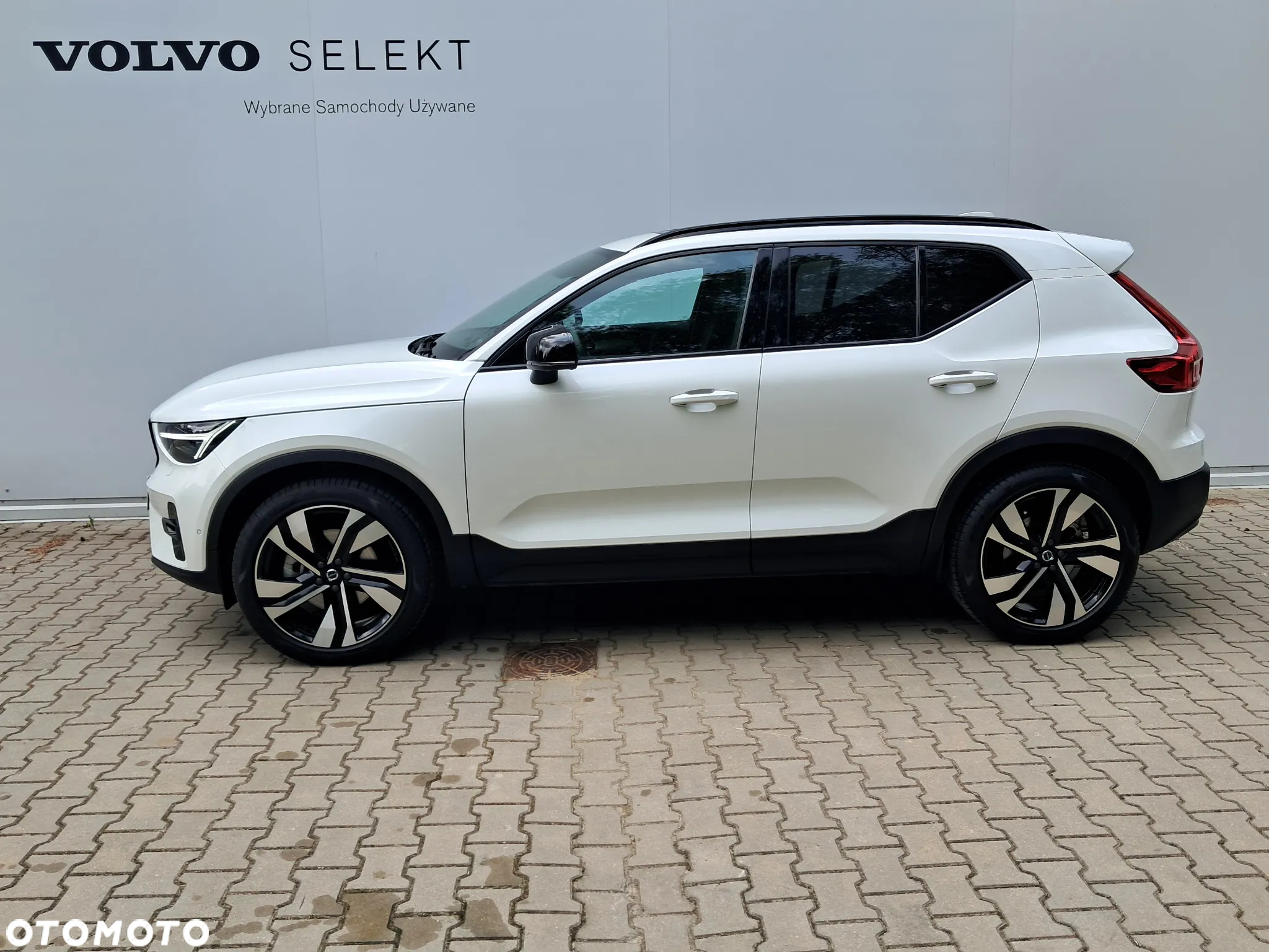 Volvo XC 40 B3 Plus Dark - 4