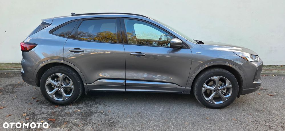 Ford Kuga 2.5 Duratec FHEV 4x4 ST-LINE - 4