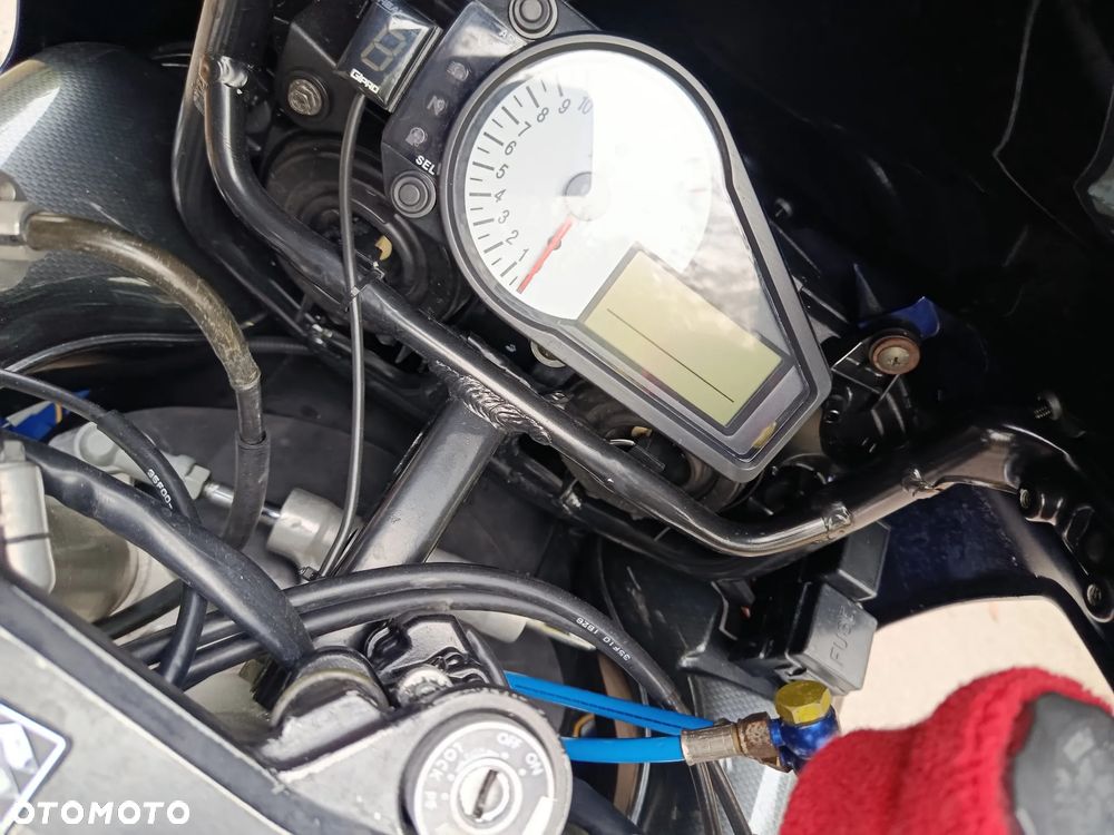 Suzuki GSX-R - 22