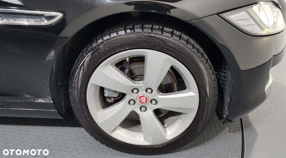 Jaguar XF 20d Prestige - 7