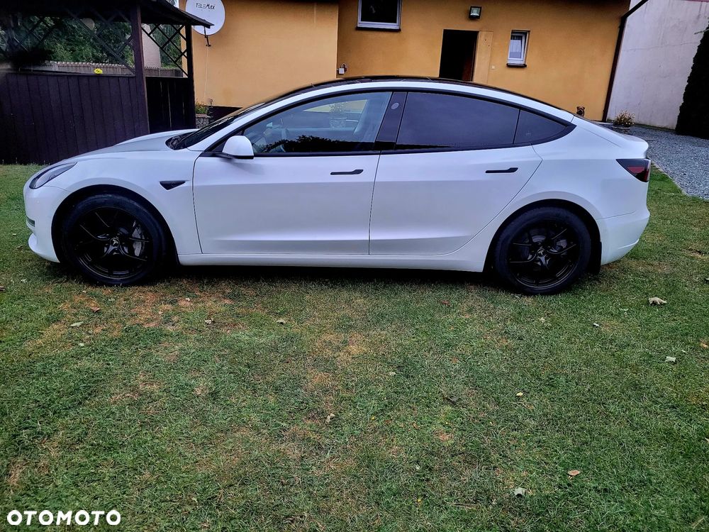 Tesla Model 3 - 29