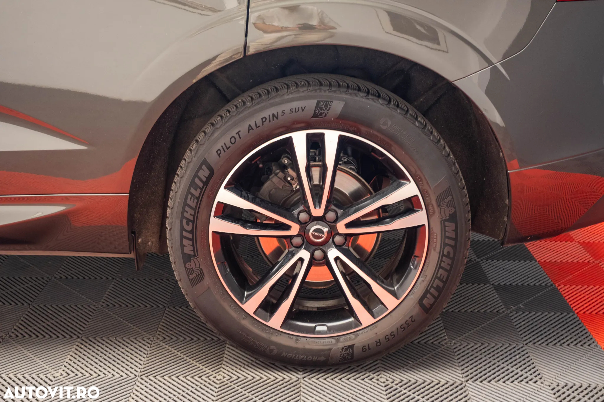 Volvo XC 60 D4 Momentum - 28
