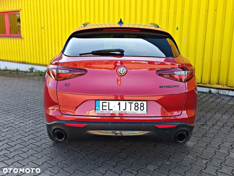 Alfa Romeo Stelvio 2.0 Turbo 16V AT8-Q4 Veloce Ti - 6