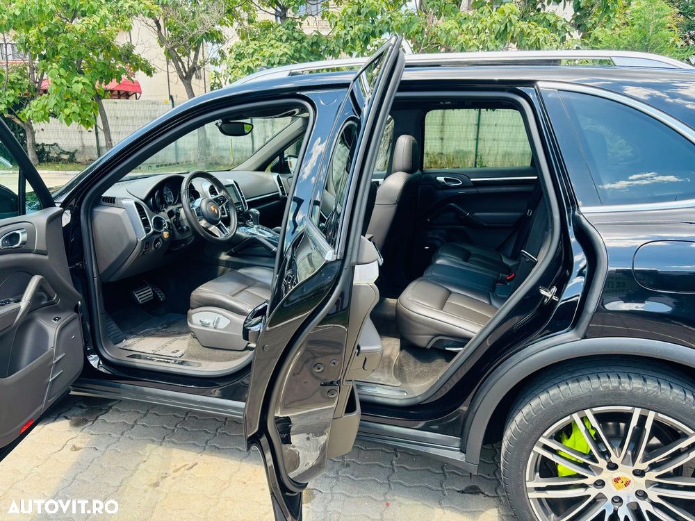 Porsche Cayenne - 6
