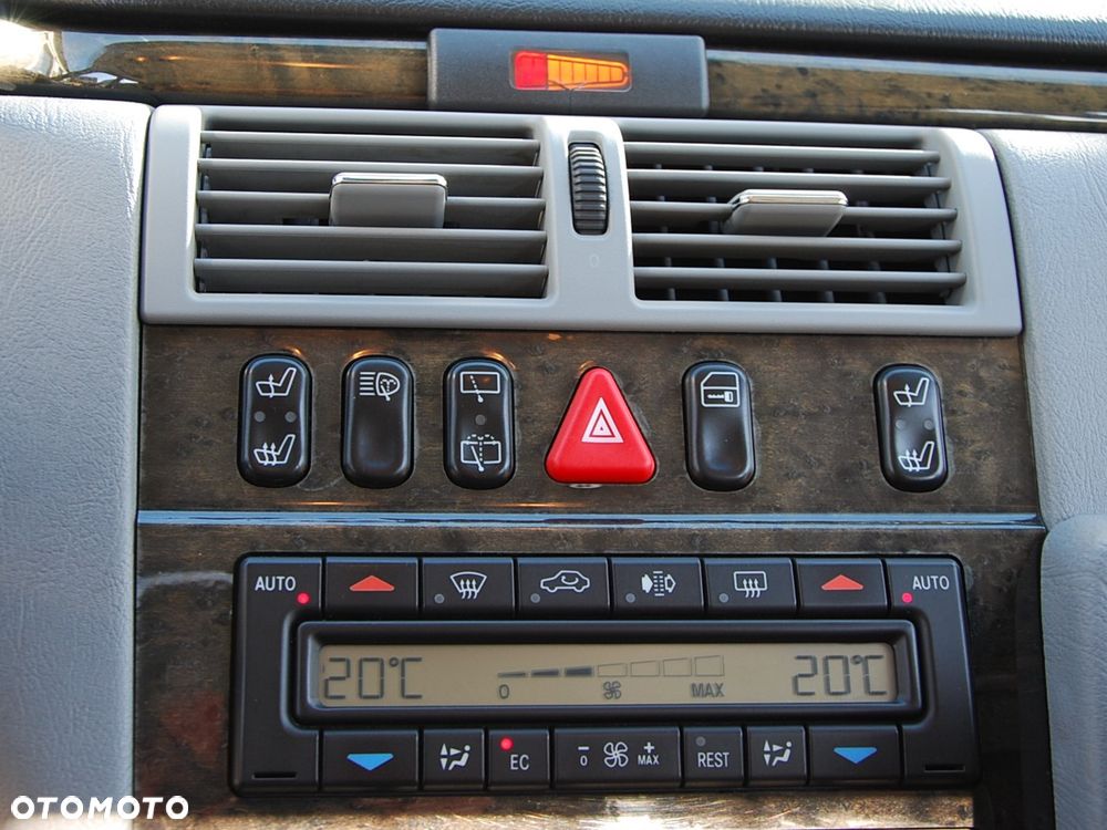 Mercedes-Benz Klasa E 320 T 4-Matic Avantgarde - 16