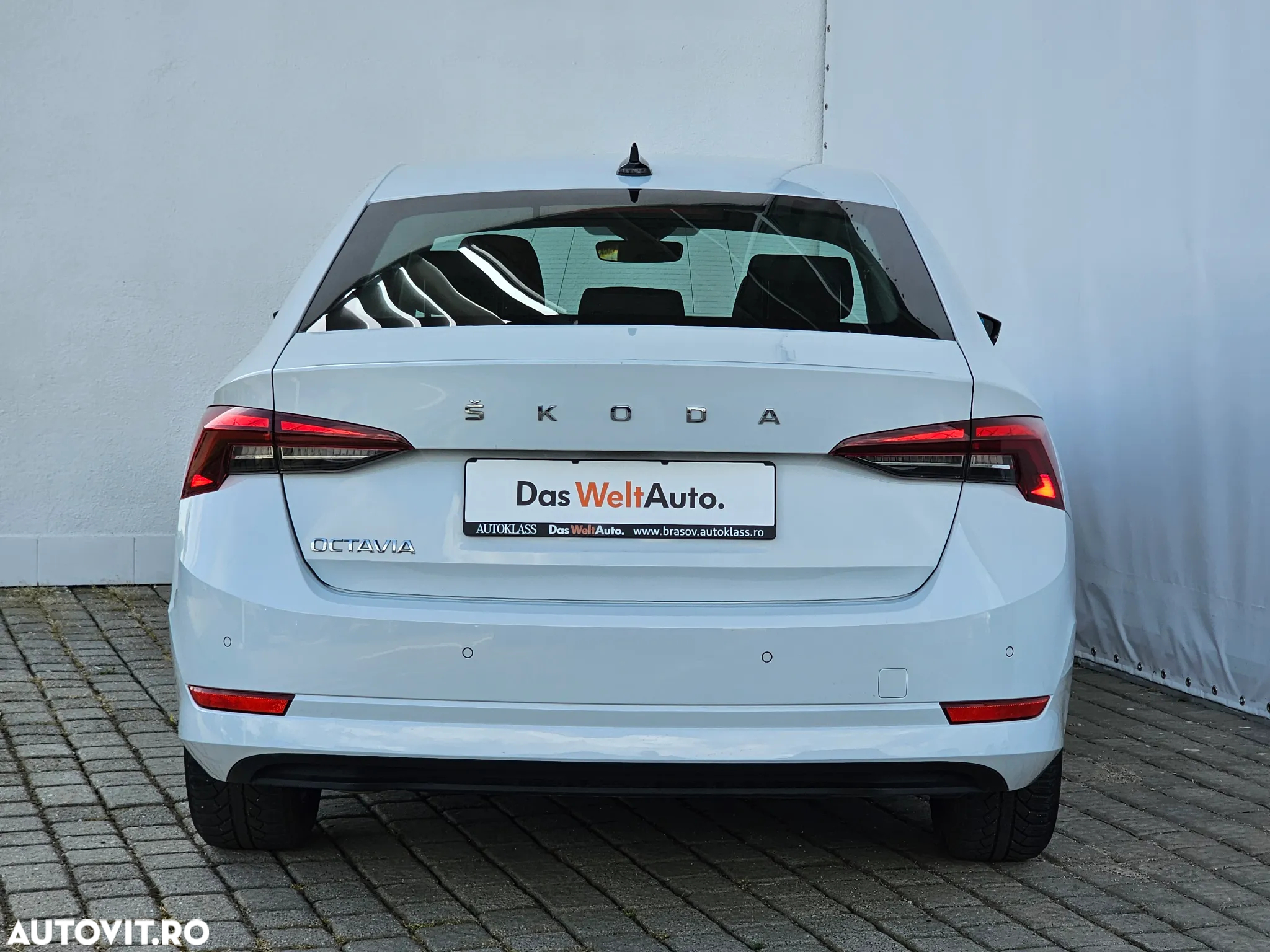 Skoda Octavia 2.0 TDI DSG Ambition - 4