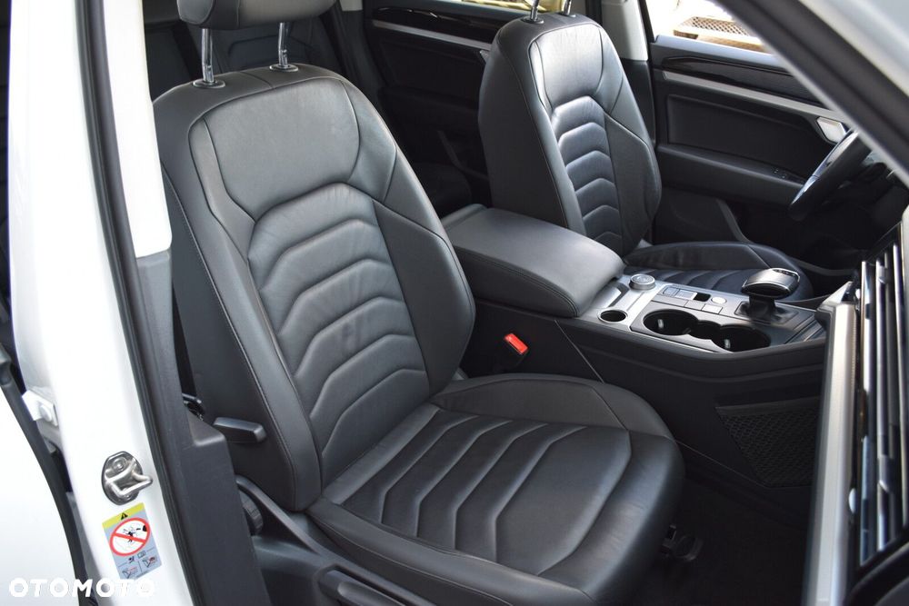 Volkswagen Touareg - 40