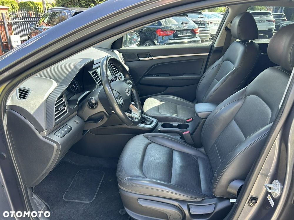 Hyundai Elantra - 17