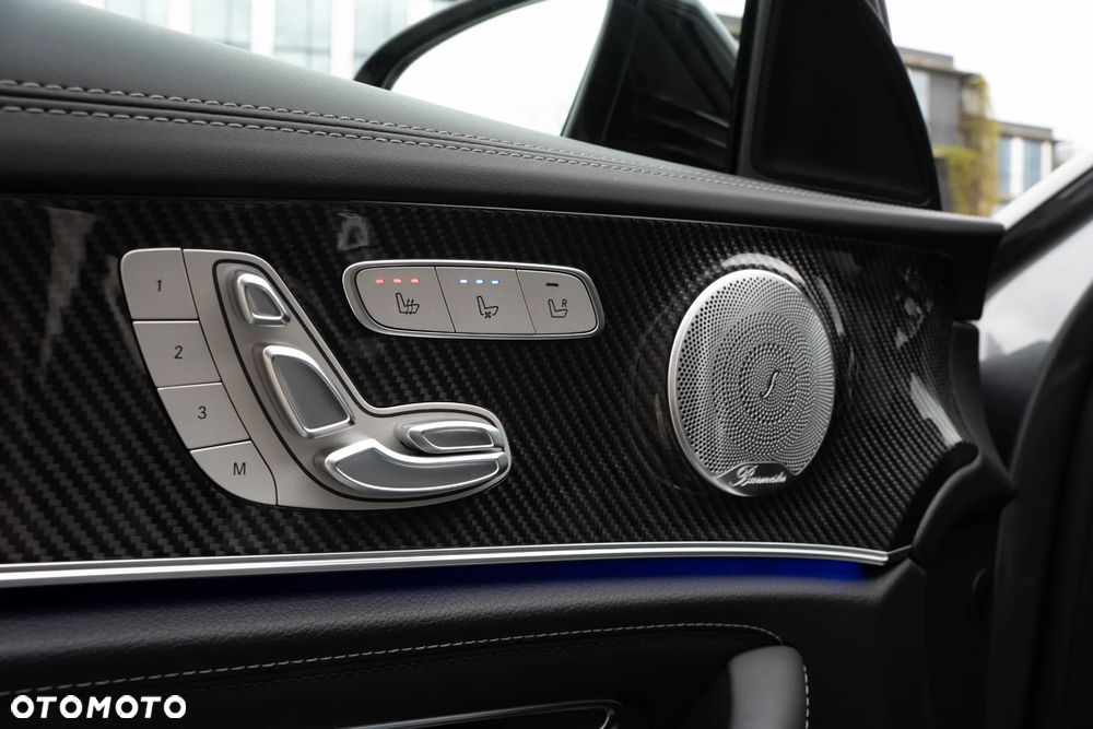 Mercedes-Benz Klasa E AMG 63 S 4Matic+ 9G-TRONIC - 17