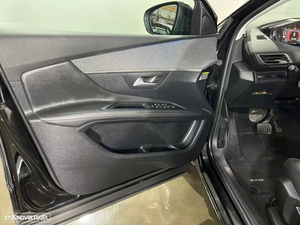 Peugeot 3008 1.6 BlueHDi Allure EAT6 J18 - 17