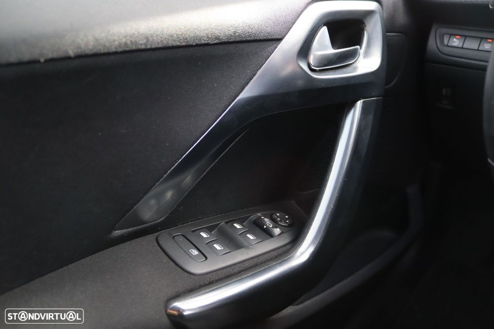 Peugeot 2008 PureTech 130 EAT8 Allure - 10