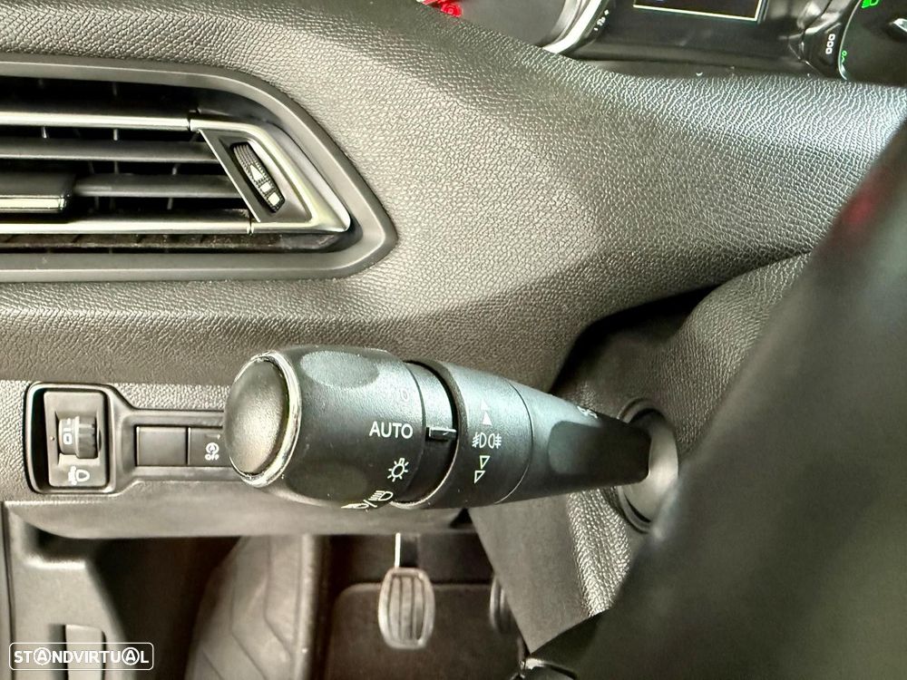 Peugeot 308 1.2 PureTech Allure - 20