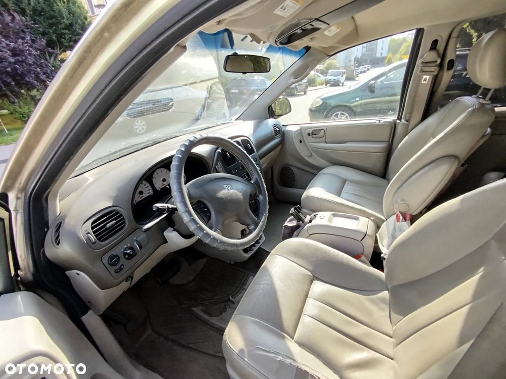Dodge Grand Caravan - 4