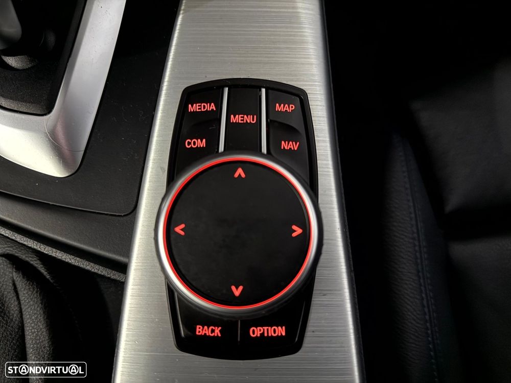 BMW 318 i Pack M Auto - 25