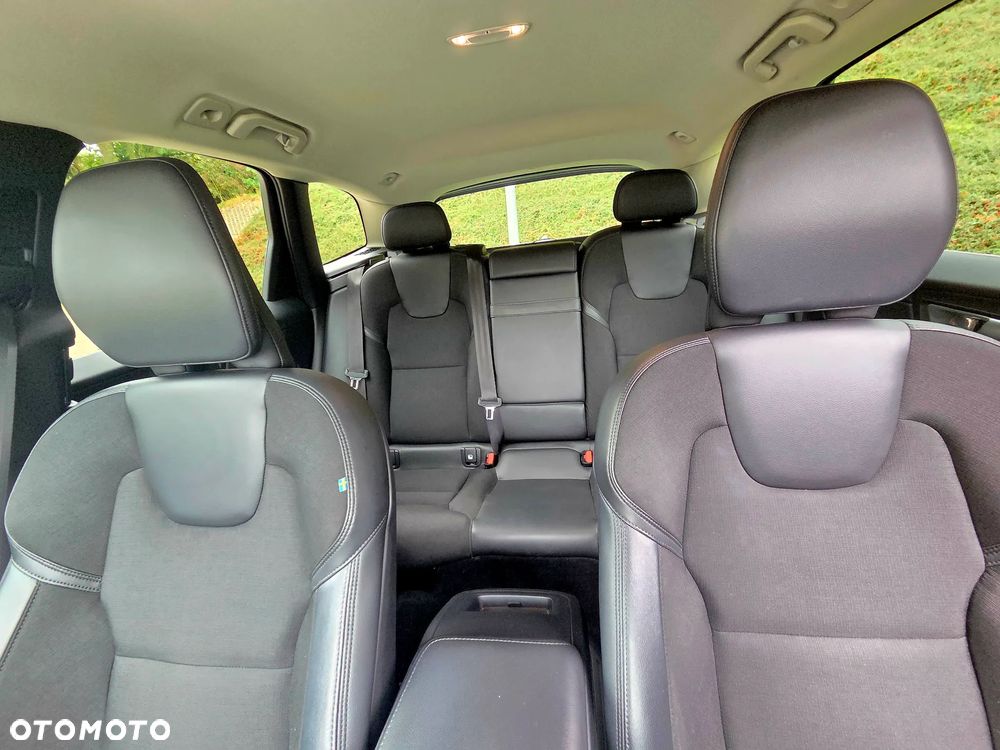 Volvo XC 60 B5 B AWD Momentum Pro - 8