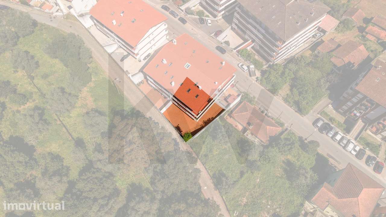 Apartamento T2 Totalmente Remodelado com Terraço Exclusivo de 200m2 em - Grande imagem: 3/36