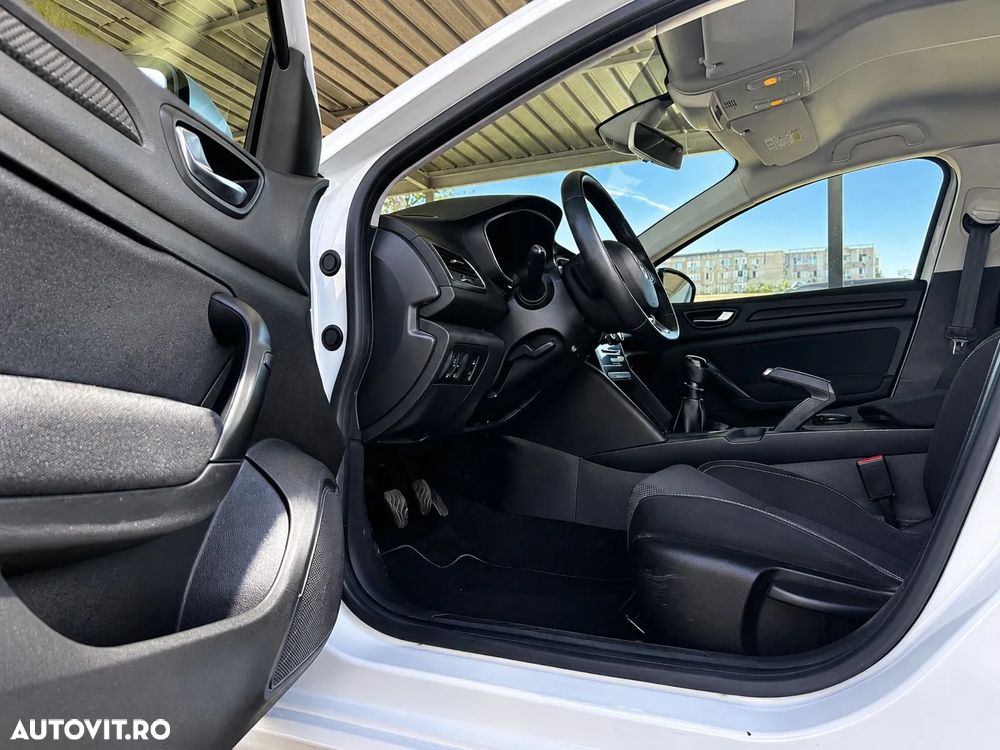 Renault Megane Blue dCi 116 Intens - 12