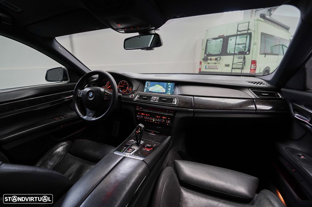BMW 740 d Pack M - 2