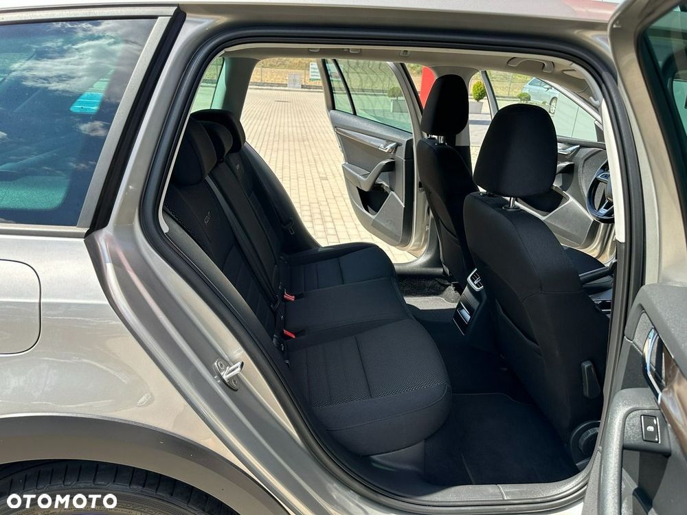 Skoda Octavia Scout 2.0 TDI 4x4 DSG - 13