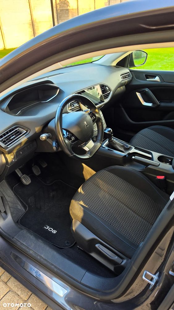 Peugeot 308 PureTech 110 Stop & Start Style - 15