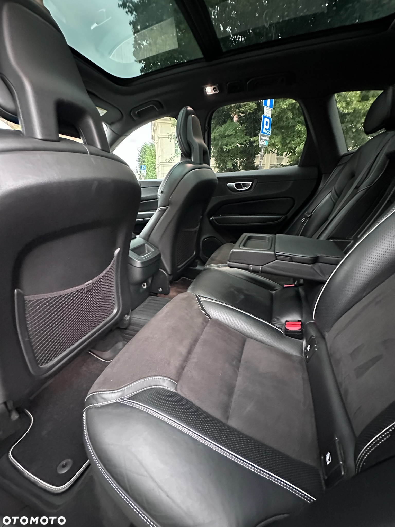 Volvo XC 60 D5 SCR AWD R-Design - 18