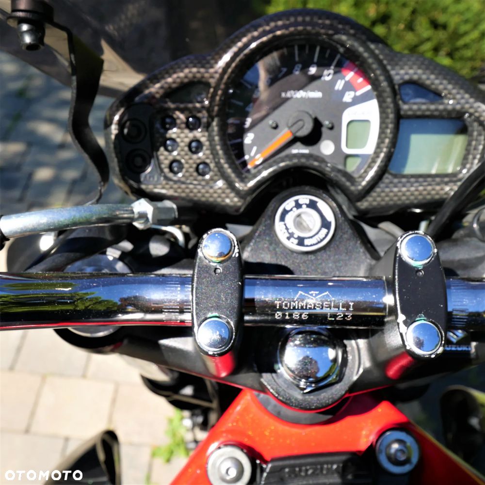 Suzuki Gladius - 8