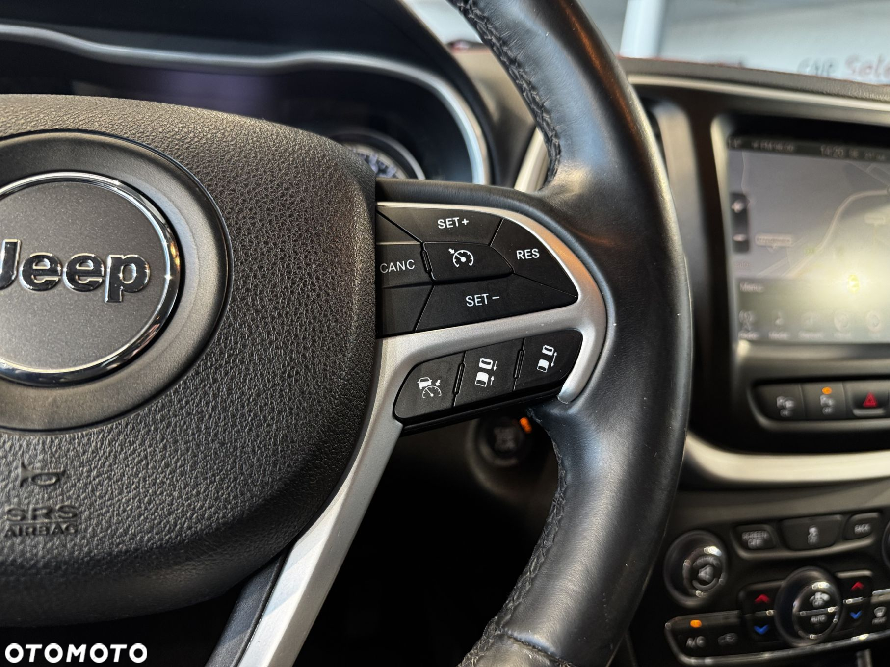 Jeep Cherokee - 25