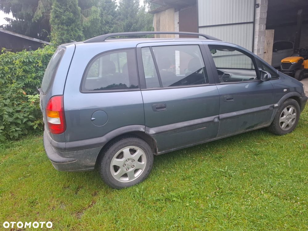 Opel Zafira - 2