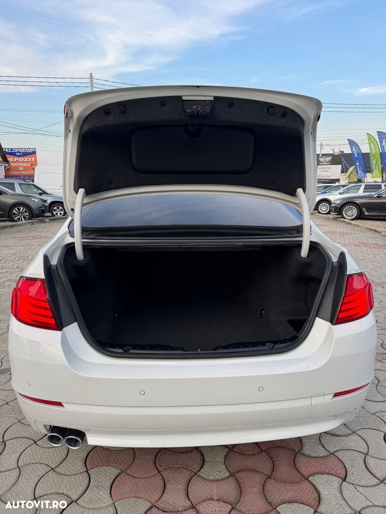 BMW Seria 5 525d Sport-Aut. Luxury Line - 18