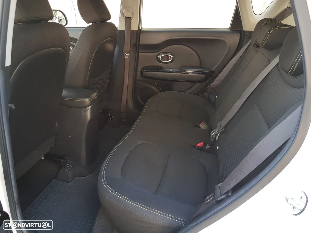 Kia Soul 1.6 CRDi TX - 34