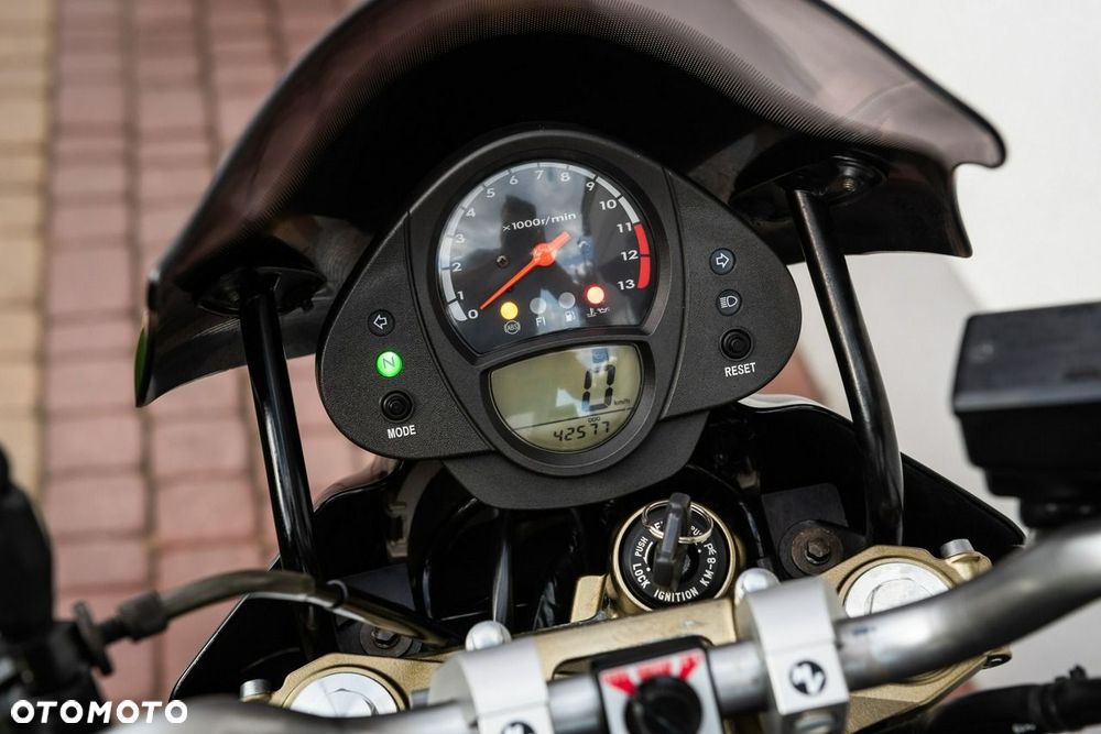 Kawasaki ER - 8