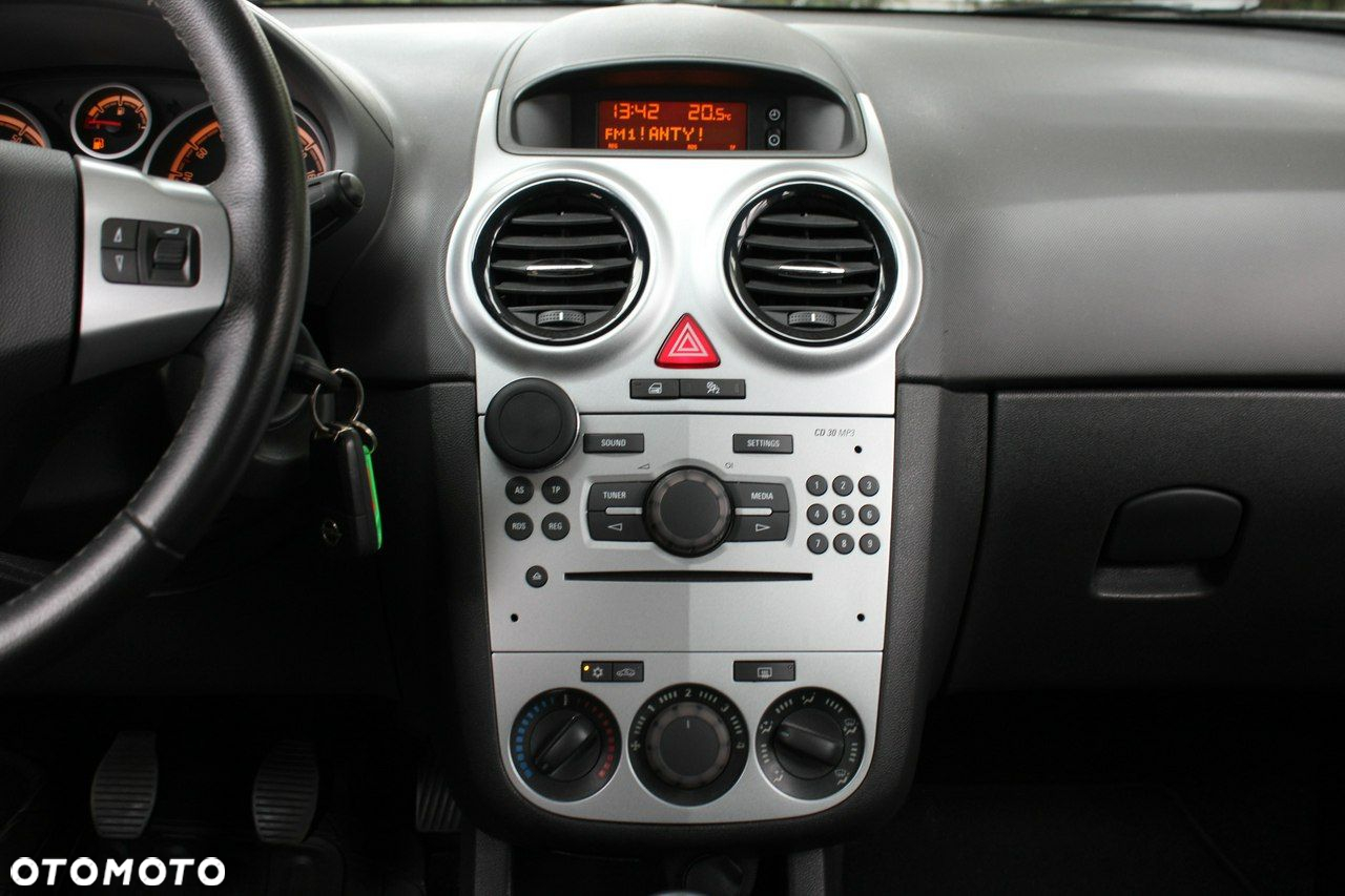 Opel Corsa 1.4 16V Color Edition - 11