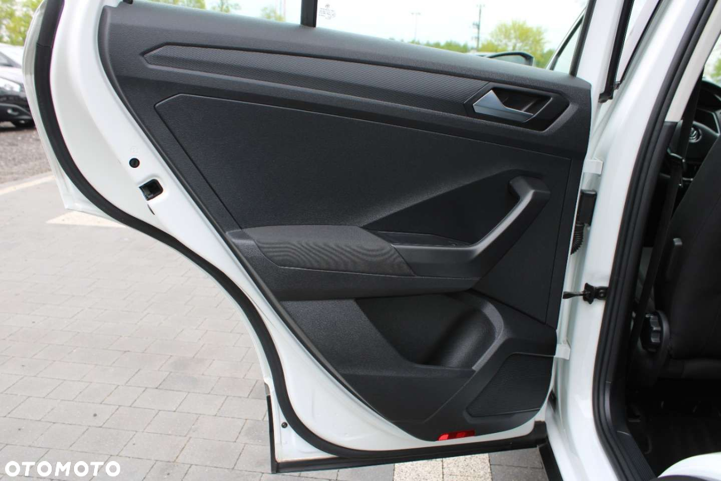 Volkswagen T-Roc - 34