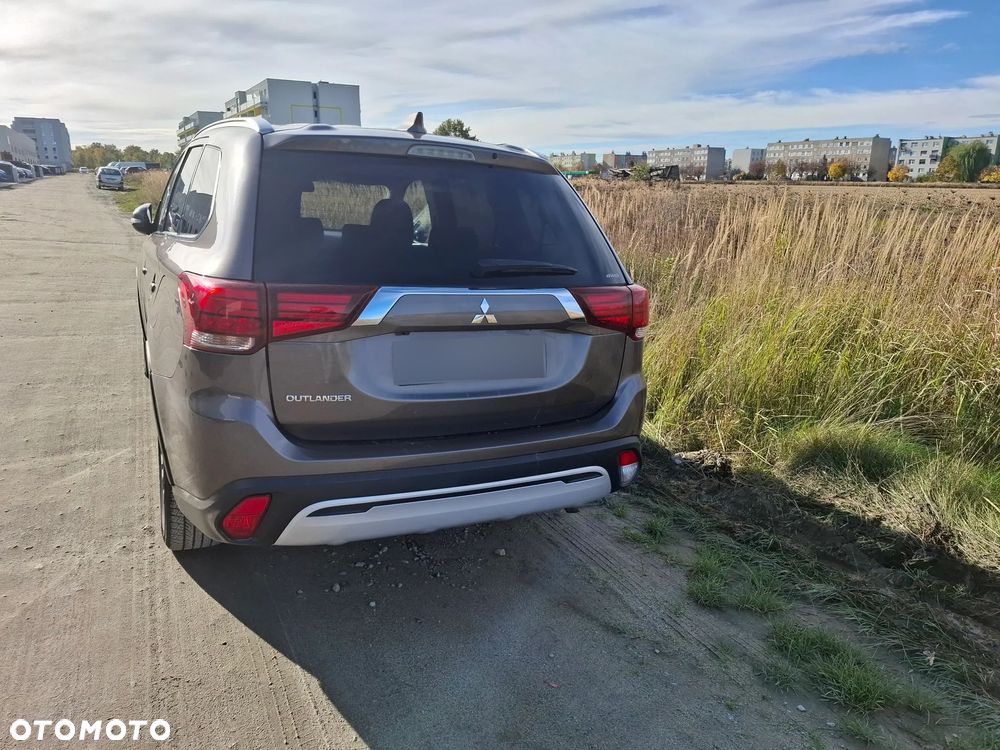 Mitsubishi Outlander 2.0 Intense + SDA 4WD CVT - 15