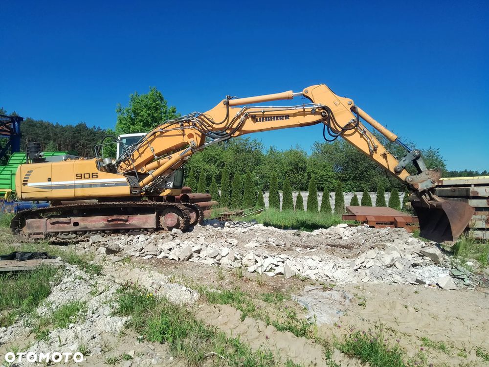 Liebherr R906LC - 1