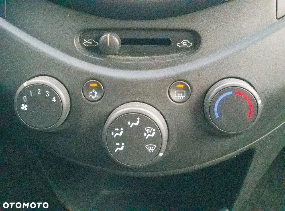 Chevrolet Spark 1.0 LS - 22