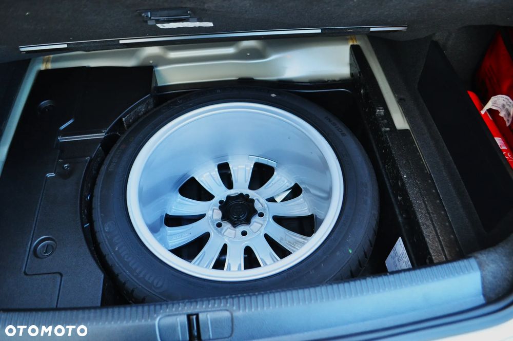 Volkswagen Passat CC - 11