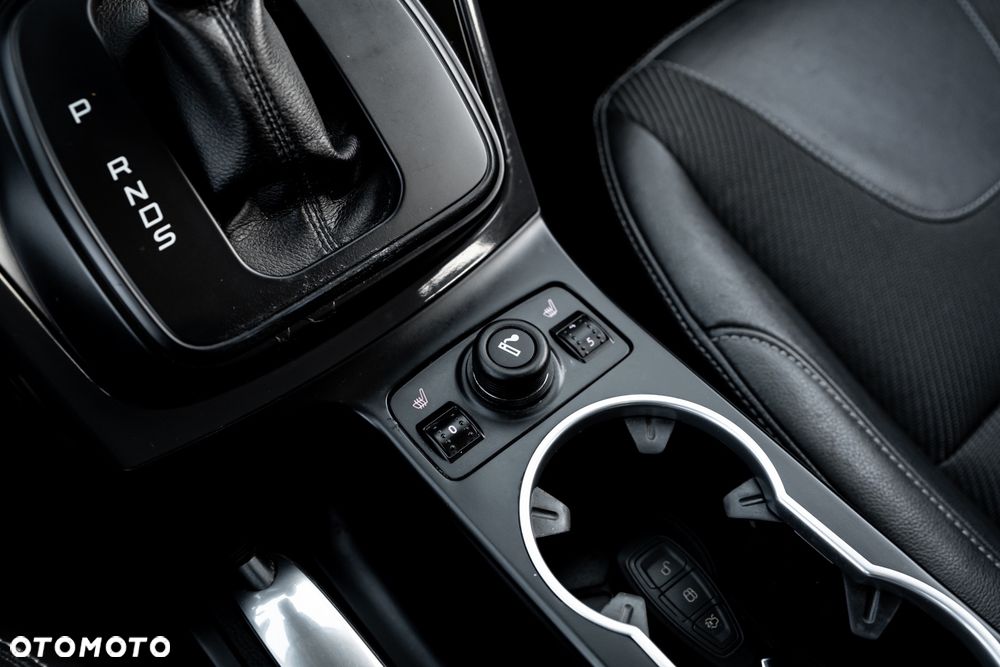 Ford Kuga 2.0 EcoBlue 4x4 TITANIUM - 39