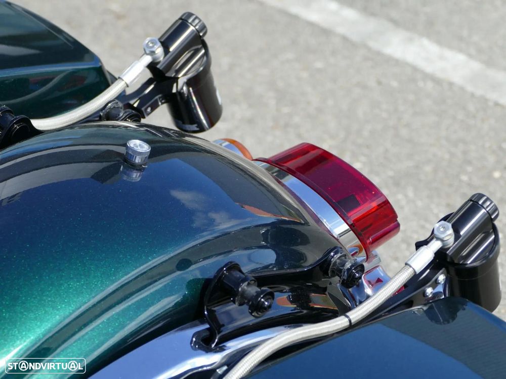 Harley-Davidson FL - 10