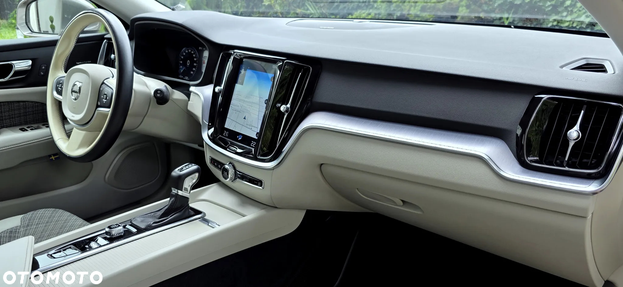Volvo V60 T4 Momentum Pro - 35