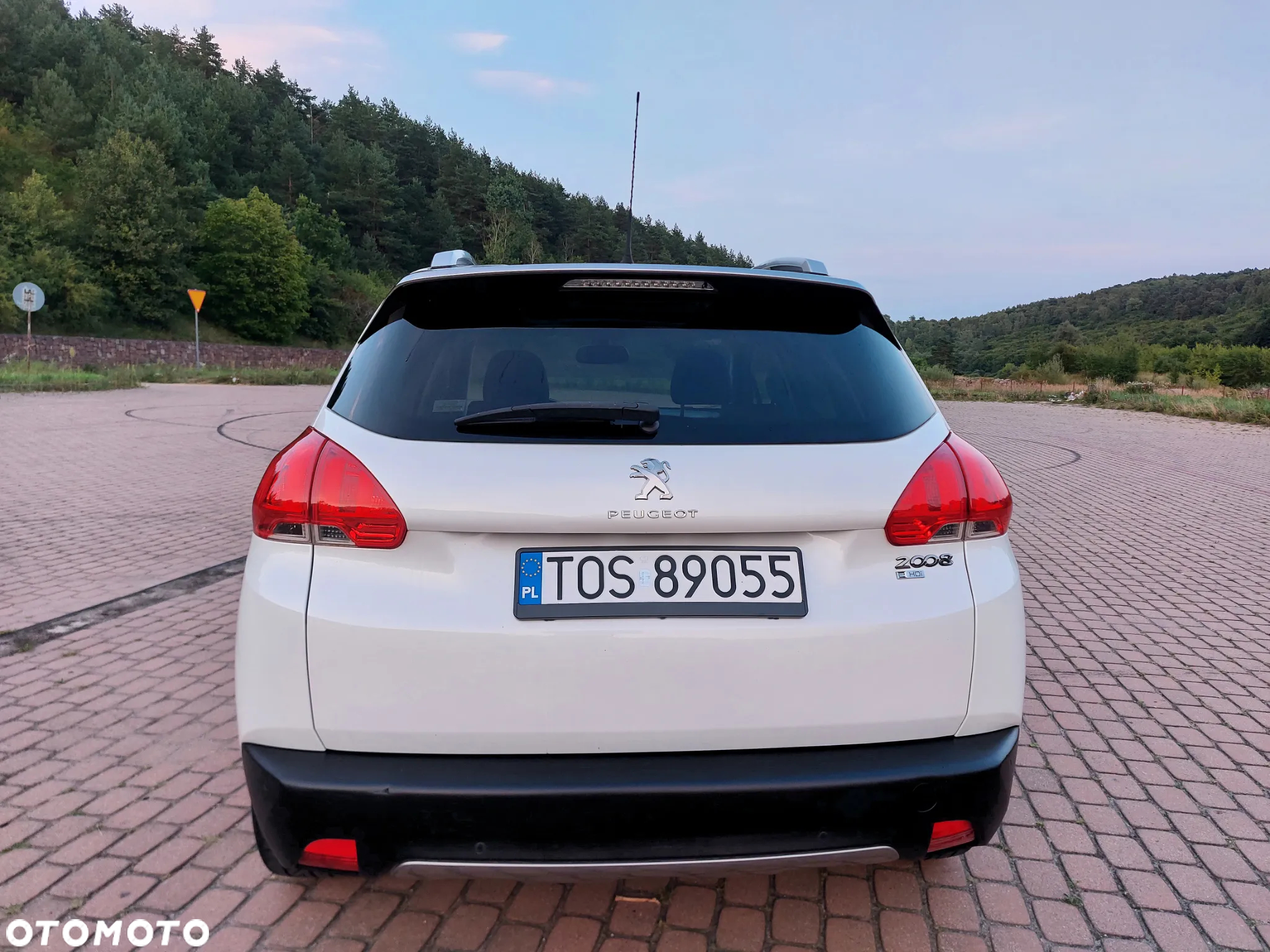Peugeot 2008 e-HDi FAP 115 STOP & START Allure - 6