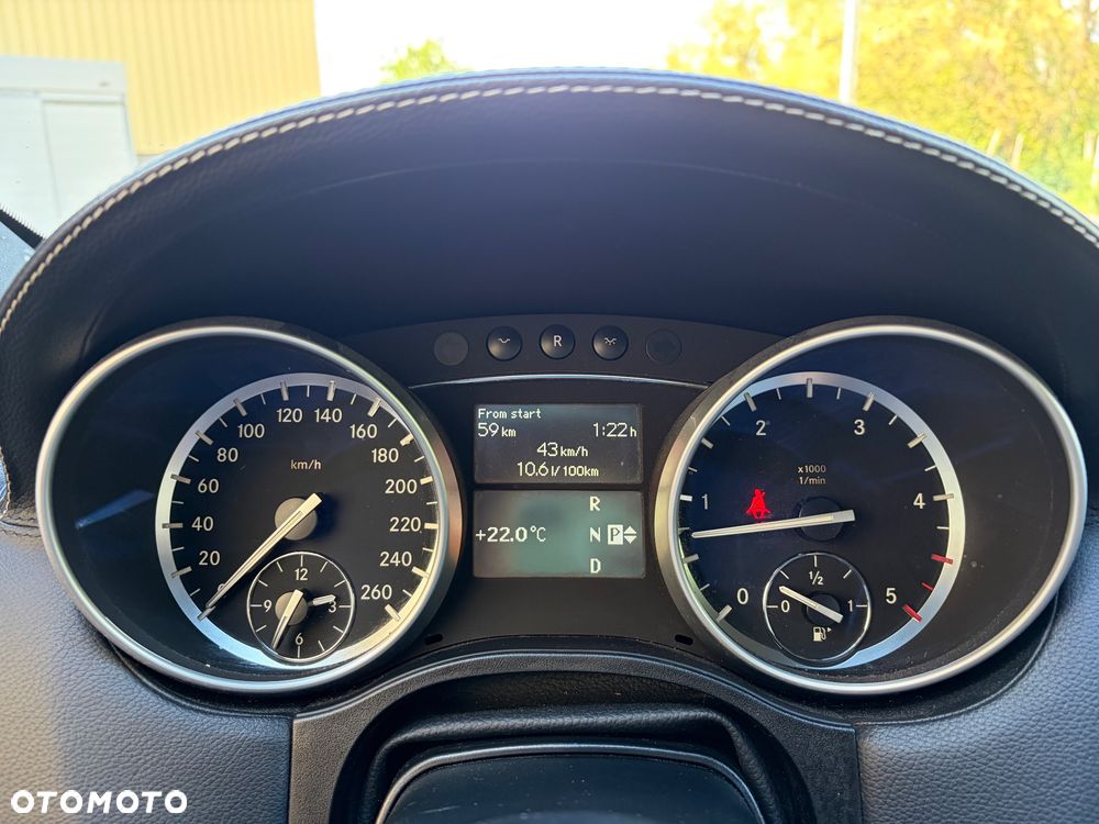 Mercedes-Benz ML - 25
