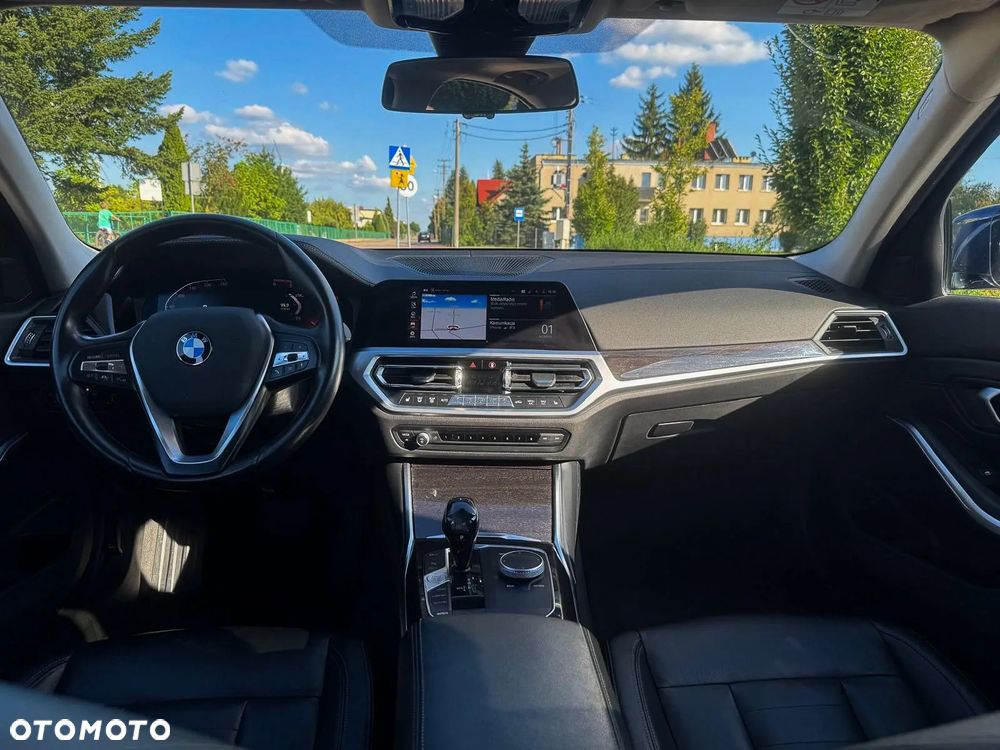 BMW Seria 3 318d Luxury Line - 10