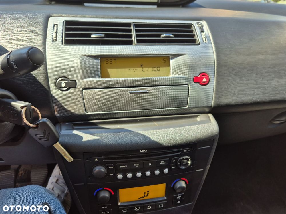 Citroën C4 1.4 16V SX - 13