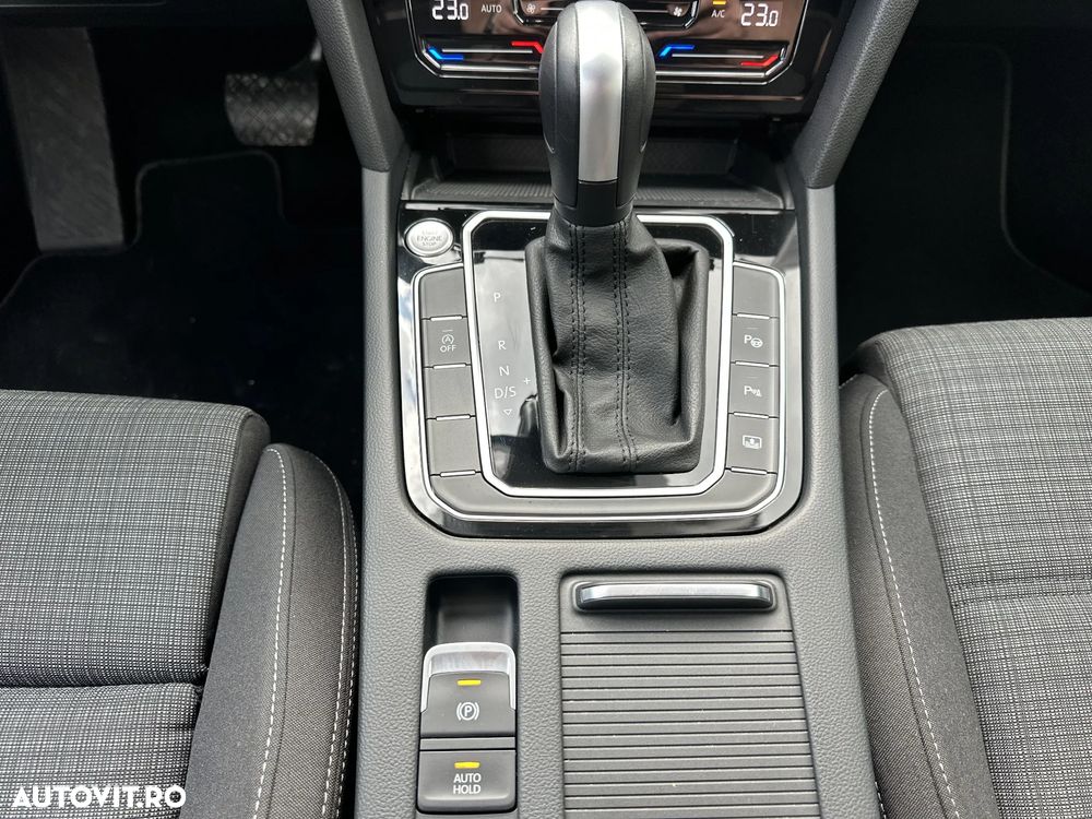 Volkswagen Passat - 18