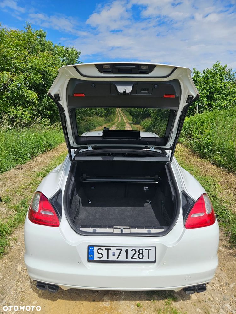 Porsche Panamera - 27