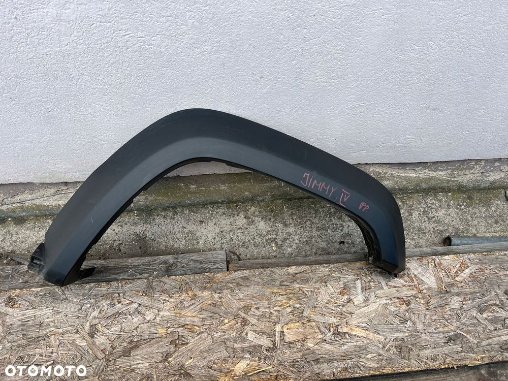 SUZUKI JIMMY IV 4 18- LISTWA BŁOTNIKA PRAWY PRZÓD