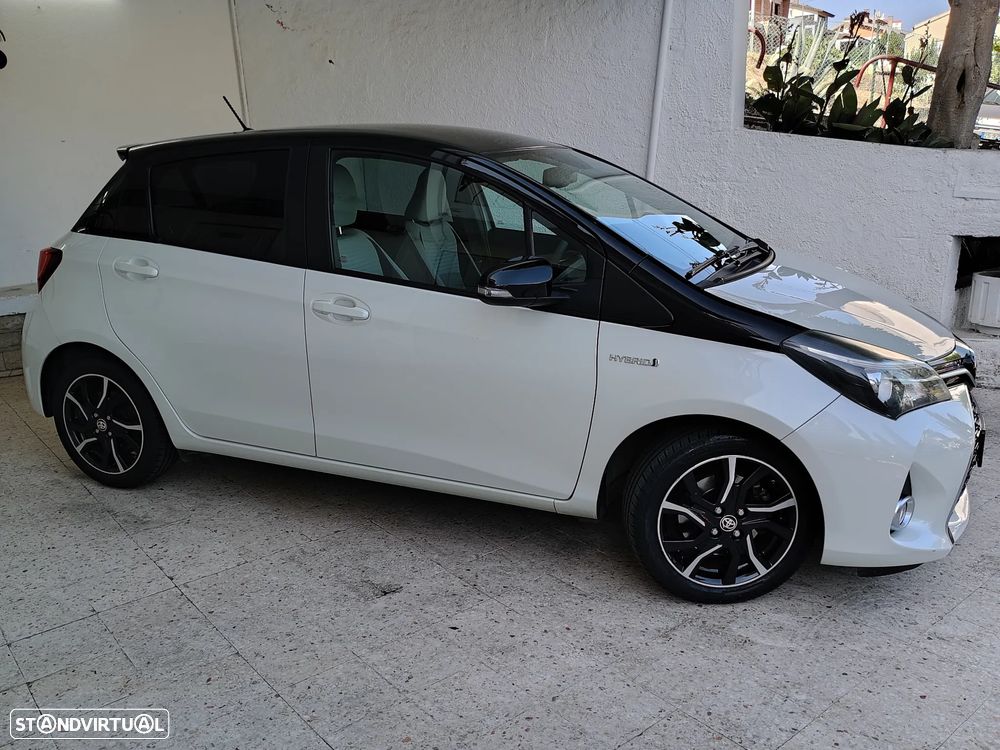 Toyota Yaris 1.5 HSD Comfort +P.Style+P.Techno — fotografia 7