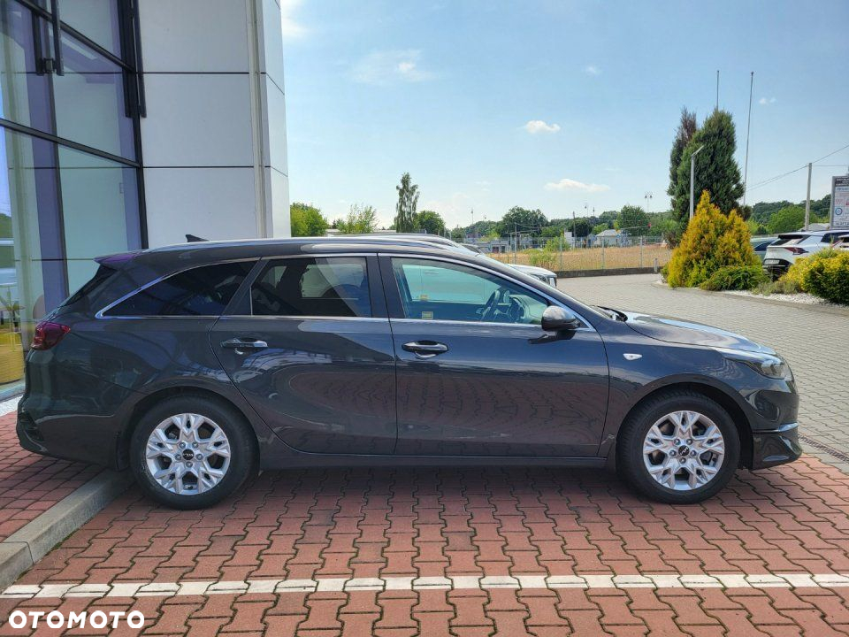 Kia Ceed - 4